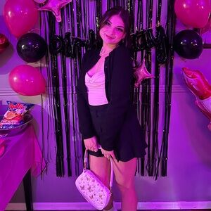 Meet your Posher, Auden